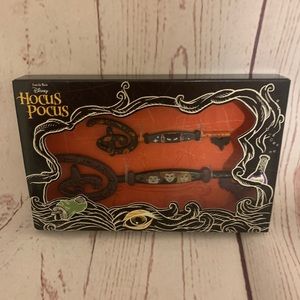 Disney Hocus Pocus Limited Edition Key